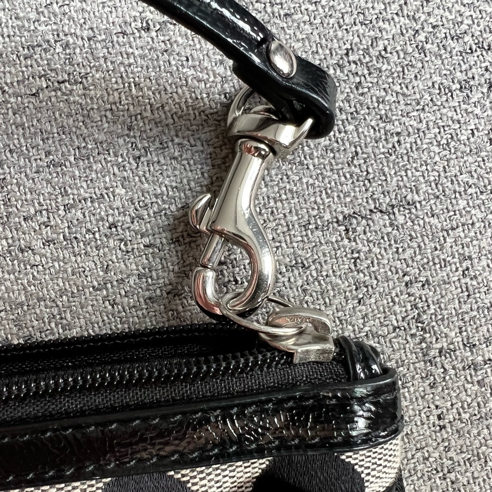 Coach classic Signature Monogram Wristlet Black and Gray - Picture 6 of 6